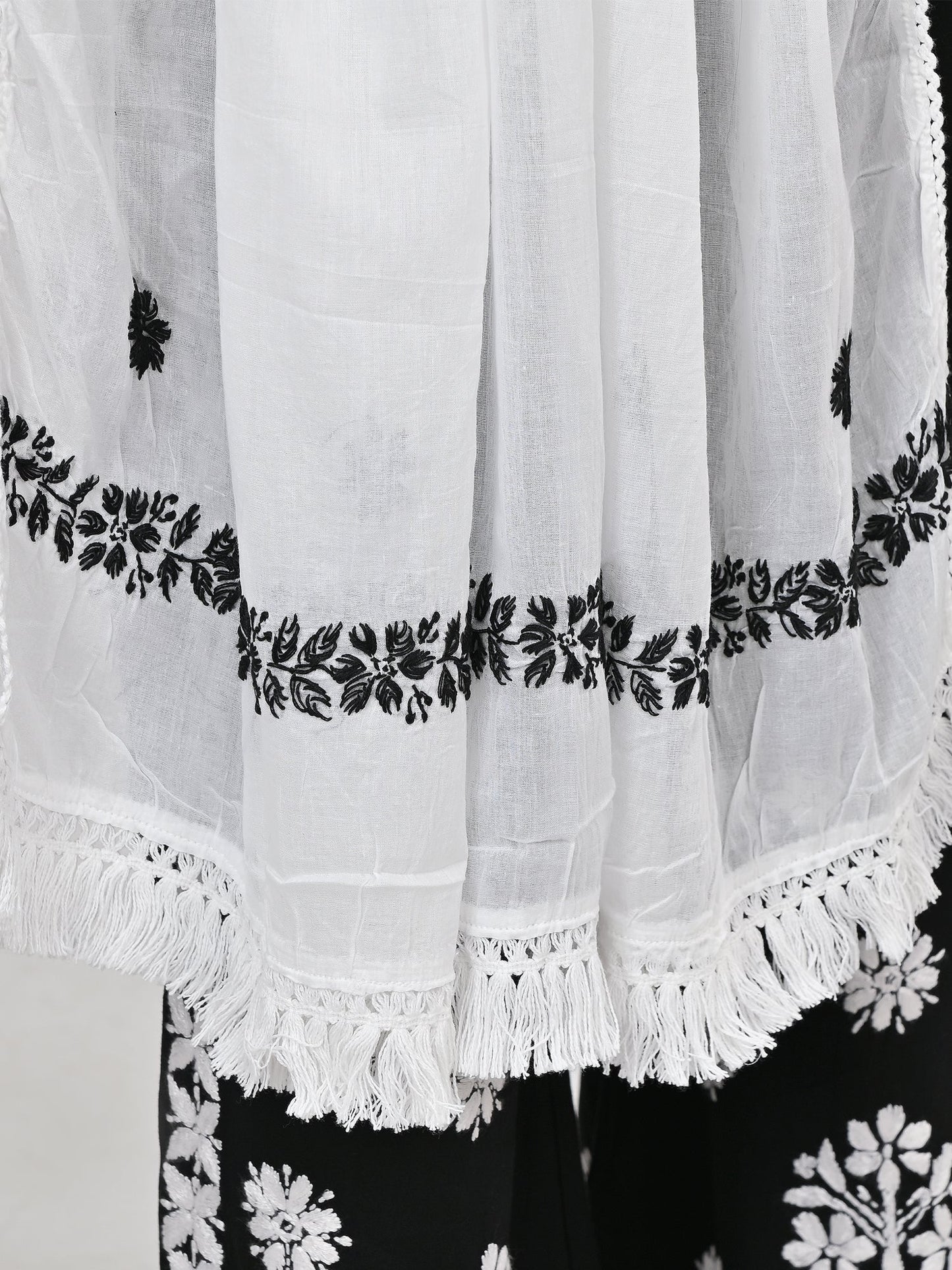 MS CHIKAN ARTS Women's Cotton Chikankari with Black Theard Work & Lace Border Dupatta