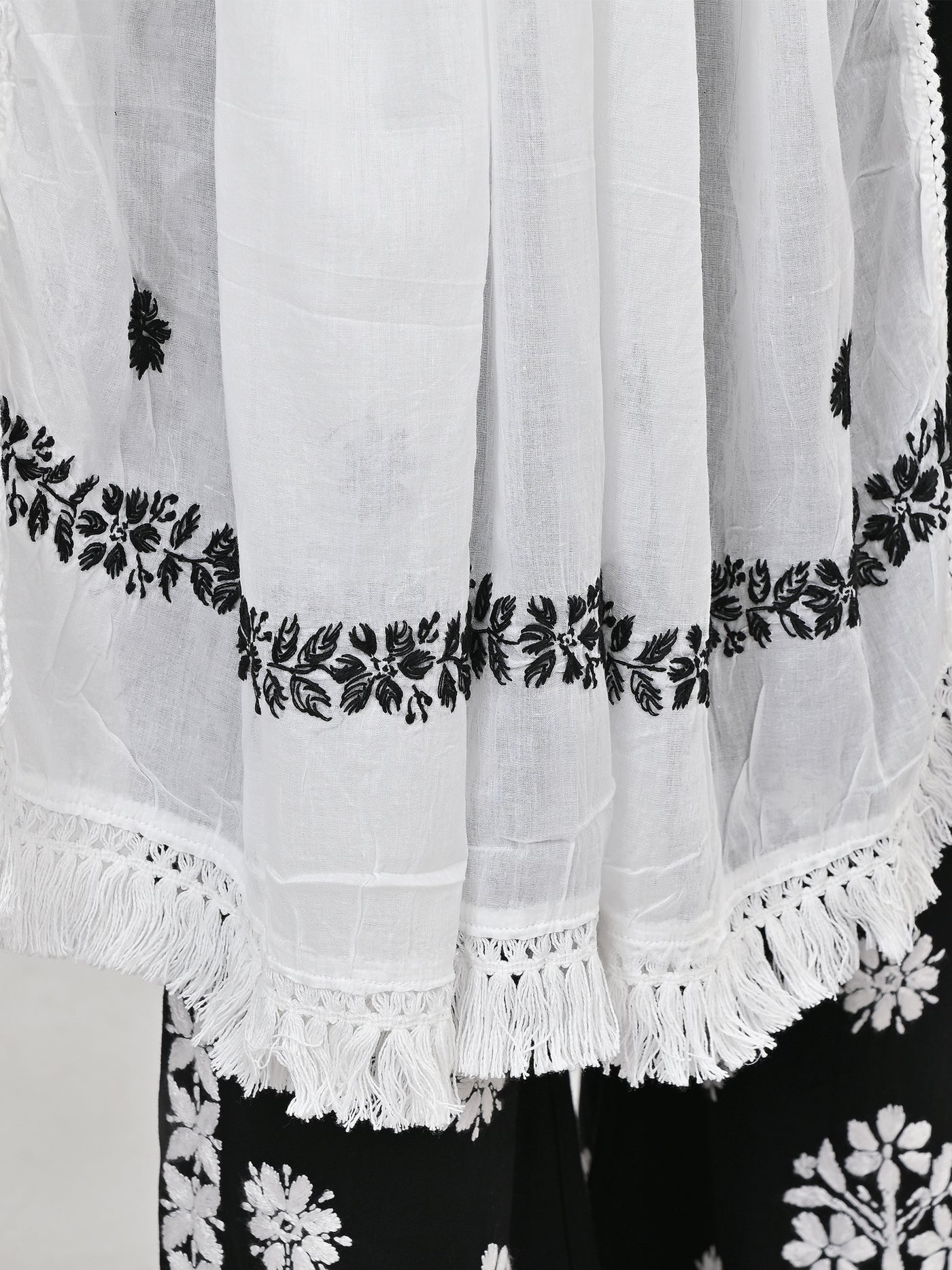 MS CHIKAN ARTS Women's Cotton Chikankari with Black Theard Work & Lace Border Dupatta