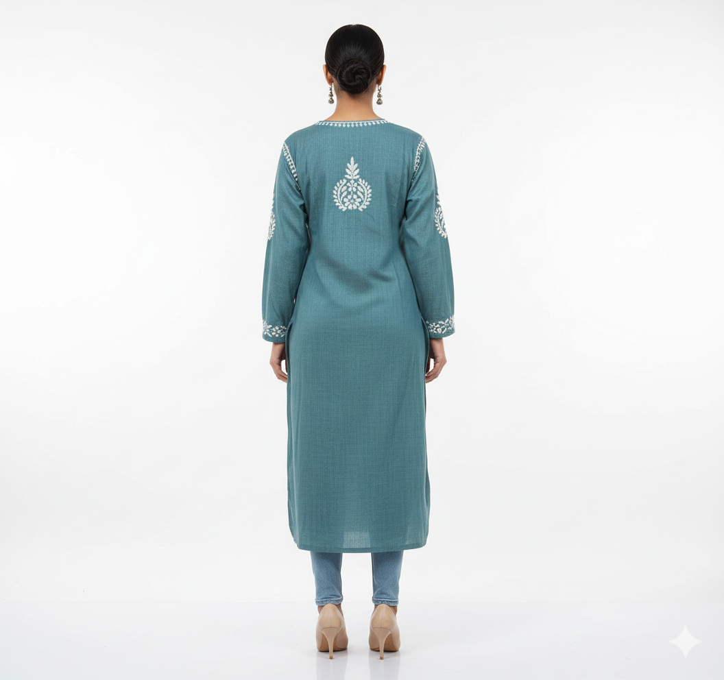 Lucknowi Chikankari Kurti Featuring Hand Embroidery