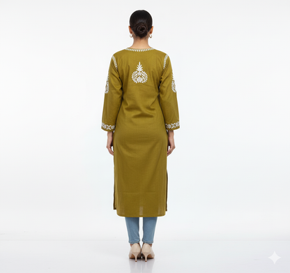 Lucknowi Chikankari Kurti Featuring Hand Embroidery