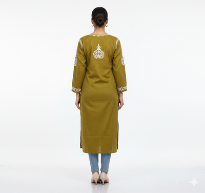 Lucknowi Chikankari Kurti Featuring Hand Embroidery