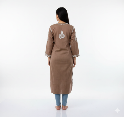 Lucknowi Chikankari Kurti Featuring Hand Embroidery