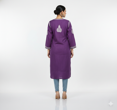 Lucknowi Chikankari Kurti Featuring Hand Embroidery