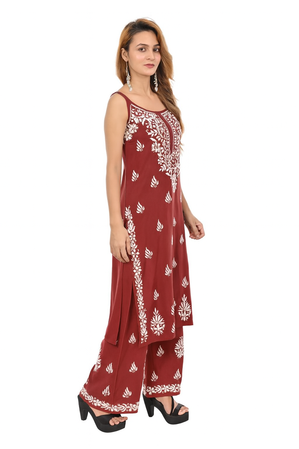 MS CHIKAN ARTS Women's Rayon Sleeveless Kurti with Palazzo Set, Lucknowi Chikankari Hand Embroidery